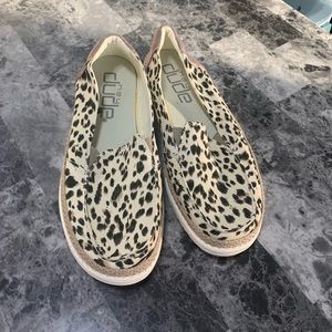 Hey dude shoes size 9